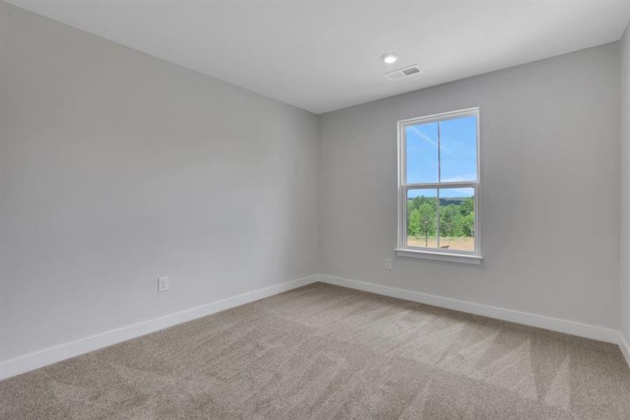 Spacious, unfurnished interior of a new home in Laurel Fields, Gainesville (Image 25).