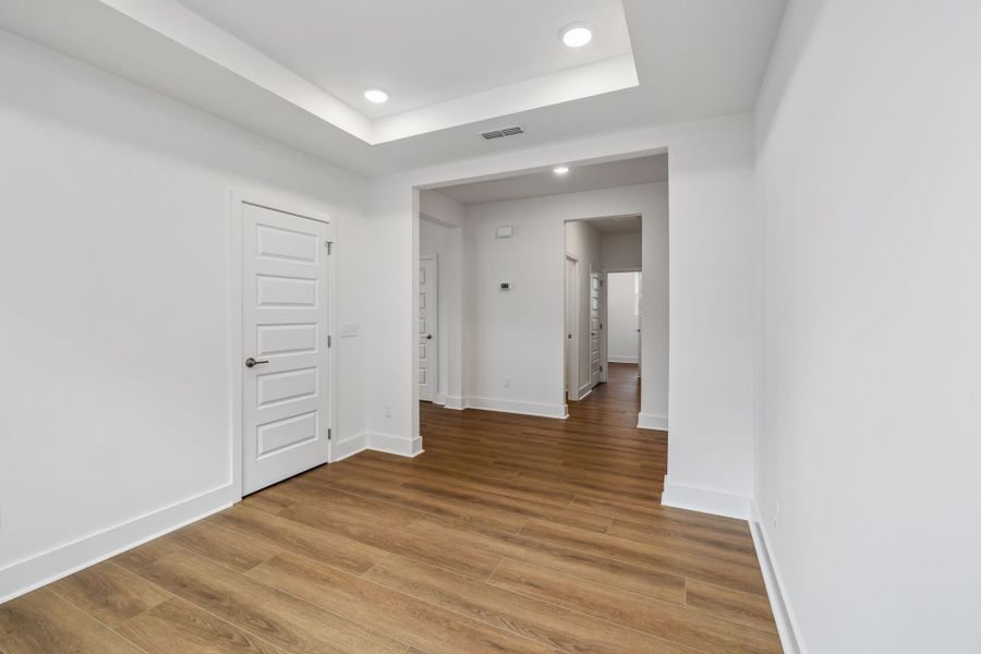 Spacious, unfurnished interior of a new home in Del Webb Barton Village, Lebanon (Image 47).