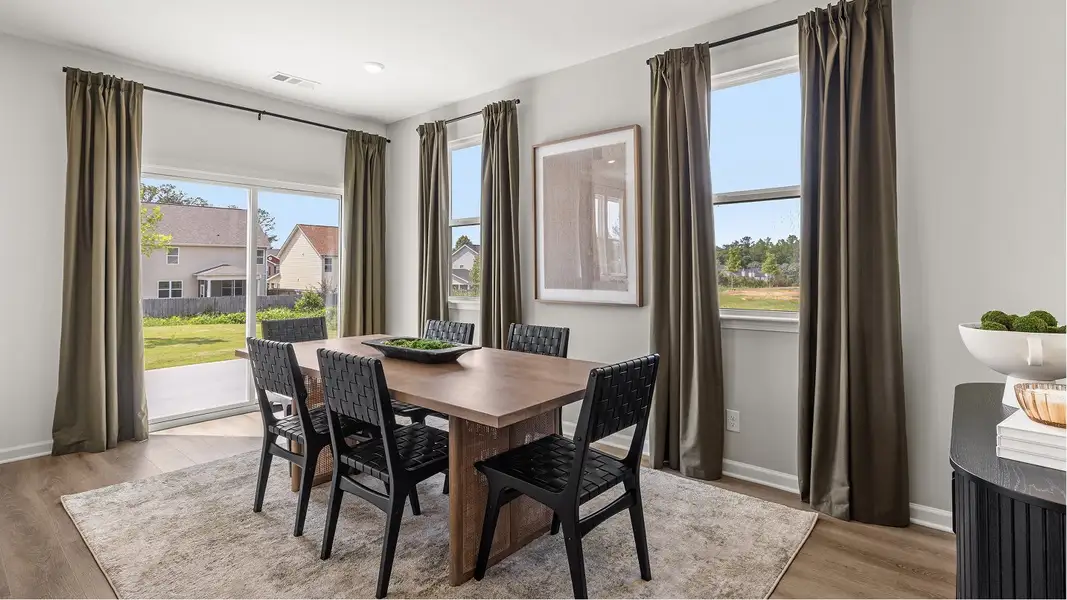 6978 Newport Dining 1of2 F1 050625