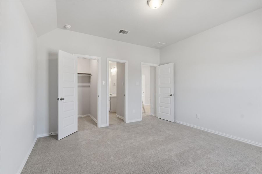 Spacious, unfurnished interior of a new home in The Woodlands Hills, Willis (Image 26).