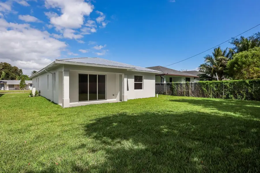 4606 Hibiscus - MLS - 029
