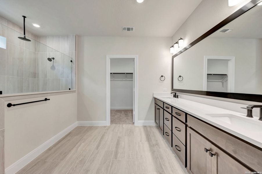 Furnished interior view inside a new home in Davis Ranch 60', San Antonio (Image 11). Furnished interior view inside a new home in Davis Ranch 60', San Antonio (Image 11).