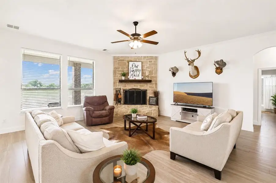Furnished interior view inside a new home in , Waxahachie (Image 6).