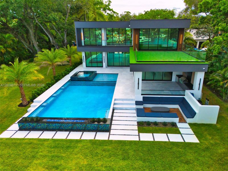 Exterior details and patio area of a home in , Fort Lauderdale (Image 7). Exterior details and patio area of a home in , Fort Lauderdale (Image 7).