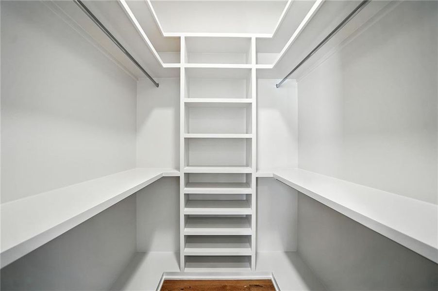 Image 101 of a home in .