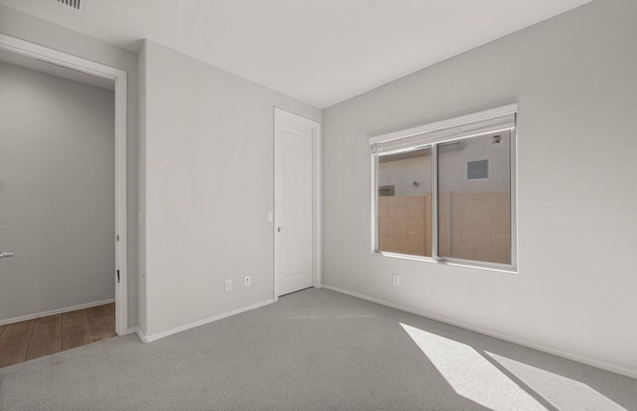 Spacious, unfurnished interior of a new home in Parkside at Anthem at Merrill Ranch, Florence (Image 18).