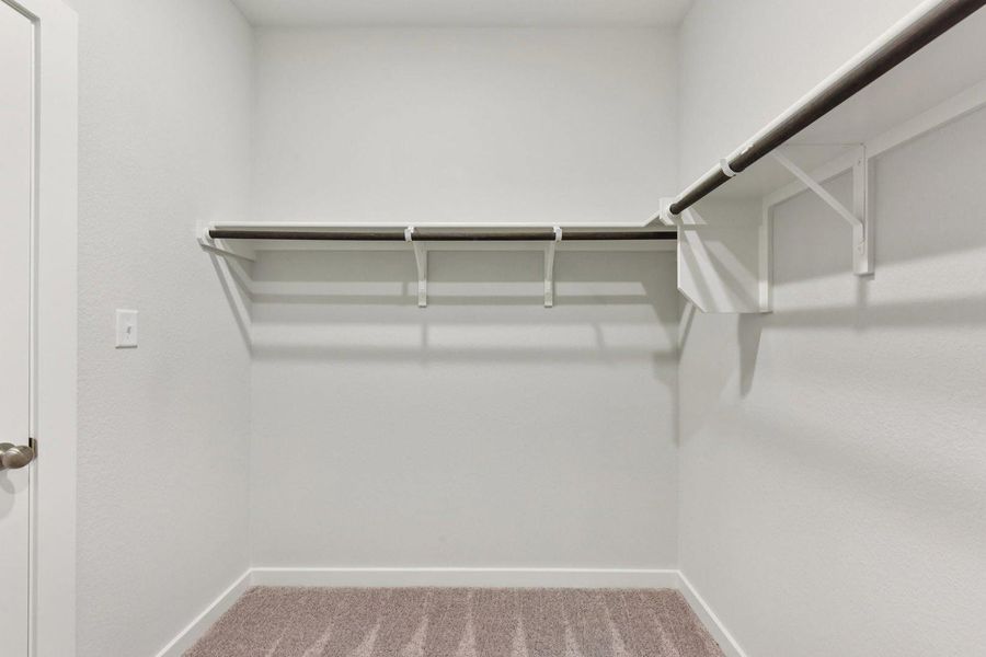 Spacious, unfurnished interior of a new home in Stallion Run, Buda (Image 15).