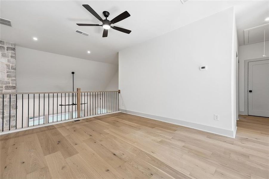 Spacious, unfurnished interior of a new home in , Gainesville (Image 33).
