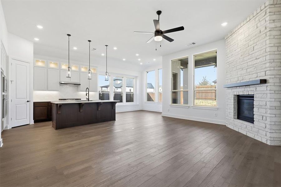 Spacious, unfurnished interior of a new home in Tavolo Park, Fort Worth (Image 16). Spacious, unfurnished interior of a new home in Tavolo Park, Fort Worth (Image 16).