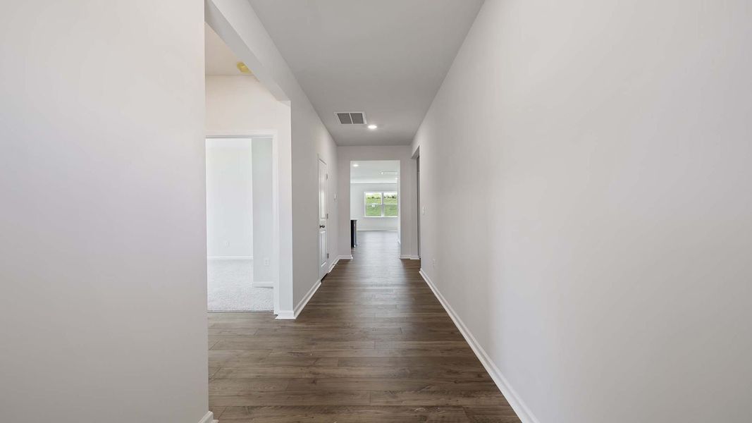 Spacious, unfurnished interior of a new home in Woodglen, Piedmont (Image 11).