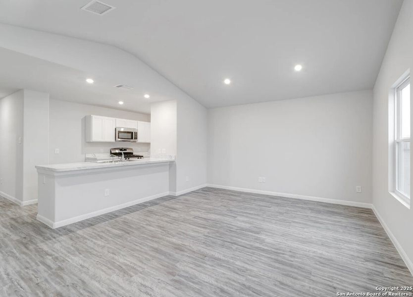 Spacious, unfurnished interior of a new home in Las Colinas, Kenedy (Image 9). Spacious, unfurnished interior of a new home in Las Colinas, Kenedy (Image 9).