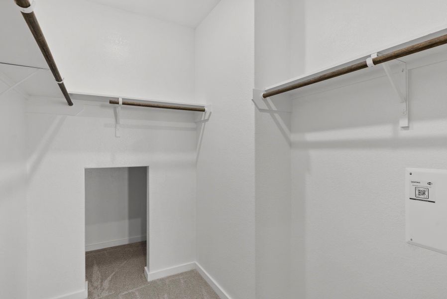 Spacious, unfurnished interior of a new home in Creekhaven, Rosharon (Image 21).