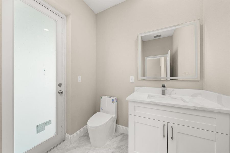 interior - third bathroom 1