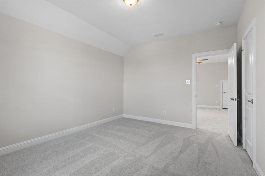 Spacious, unfurnished interior of a new home in Brookewater, Rosenberg (Image 37).