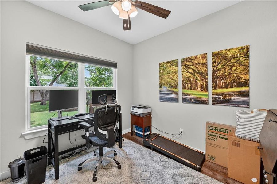 Furnished interior view inside a new home in , Cleburne (Image 33).