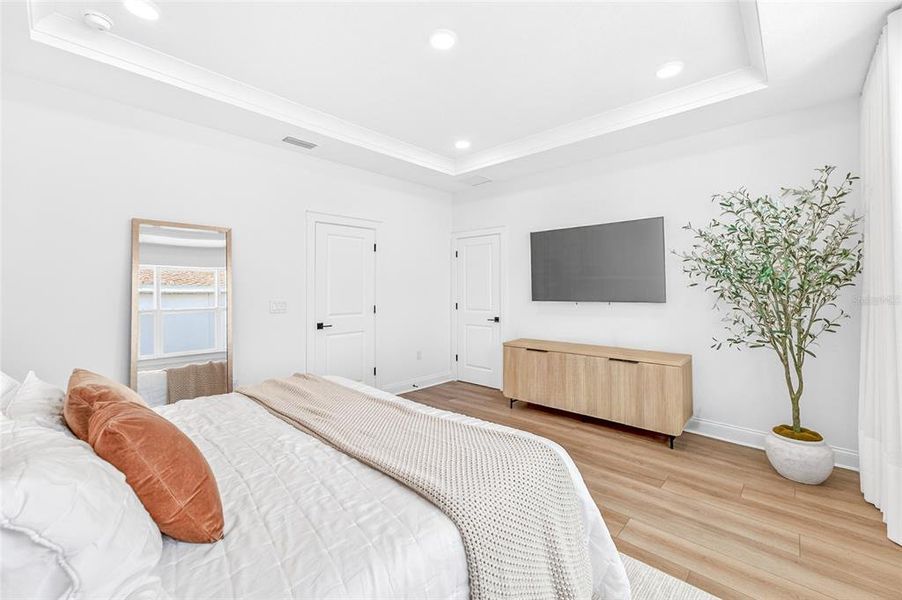 Furnished interior view inside a new home in , Winter Garden (Image 36).