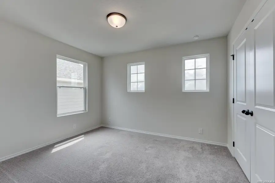 Spacious, unfurnished interior of a new home in Arcadia Ridge, San Antonio (Image 13). Spacious, unfurnished interior of a new home in Arcadia Ridge, San Antonio (Image 13).