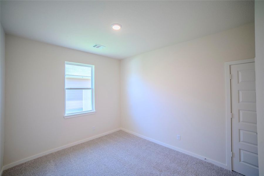 Spacious, unfurnished interior of a new home in , Brenham (Image 21).