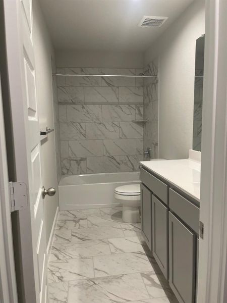 Furnished interior view inside a new home in Huntington Place, Rosharon (Image 5).