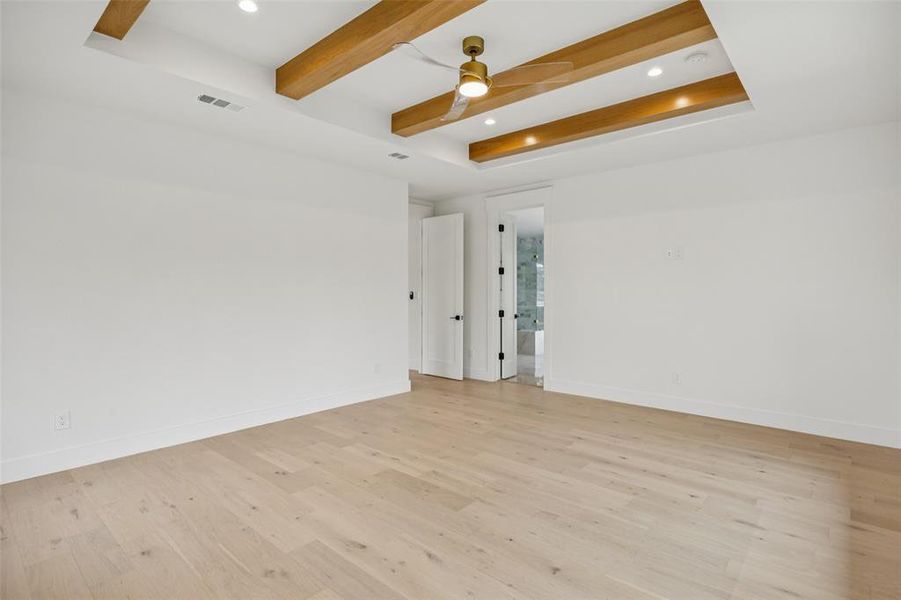 Spacious, unfurnished interior of a new home in , Dallas (Image 36).