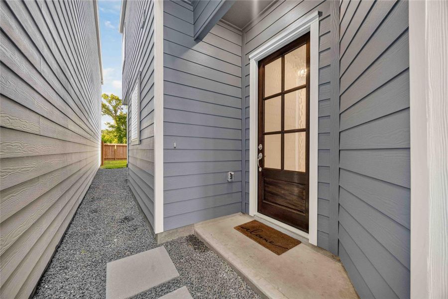 Exterior details and patio area of a home in , Houston (Image 25).