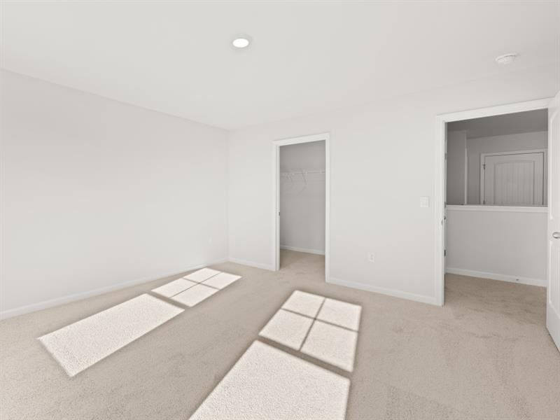 Spacious, unfurnished interior of a new home in Falcon Landing, Gainesville (Image 26).