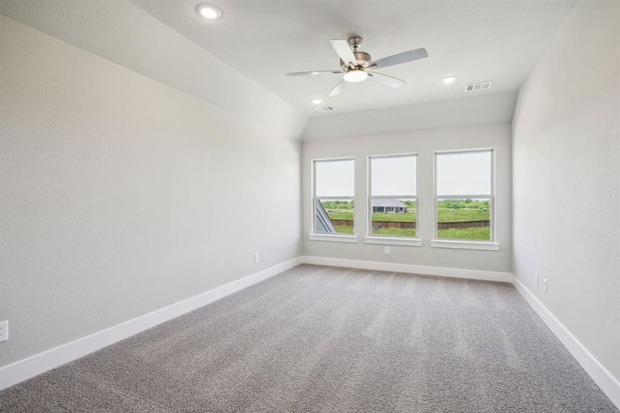 Spacious, unfurnished interior of a new home in Ellis Ranch Estates, Waxahachie (Image 18).
