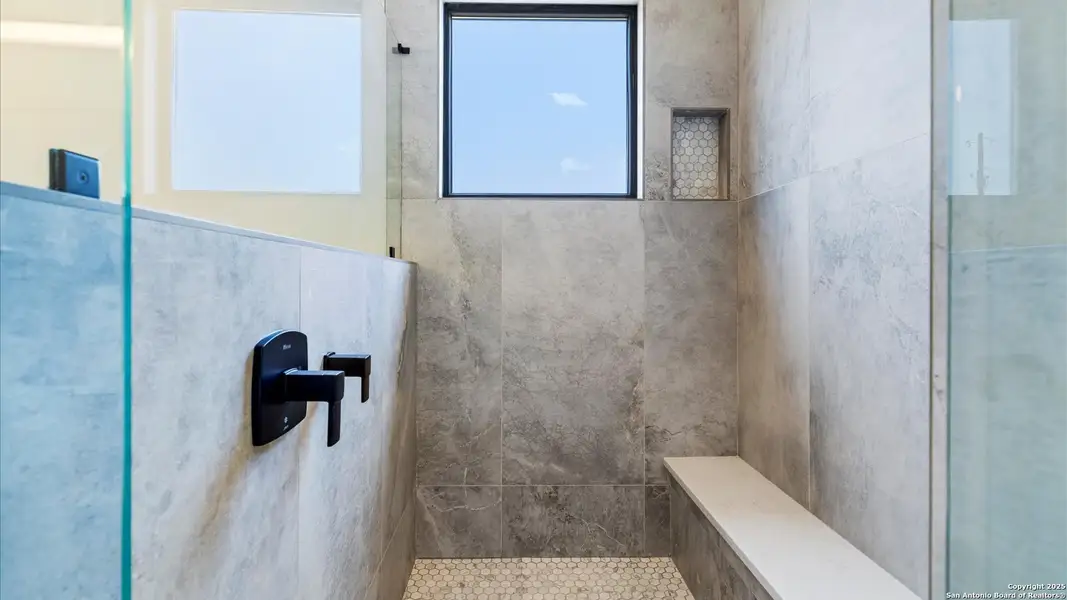 Furnished interior view inside a new home in , Blanco (Image 6).