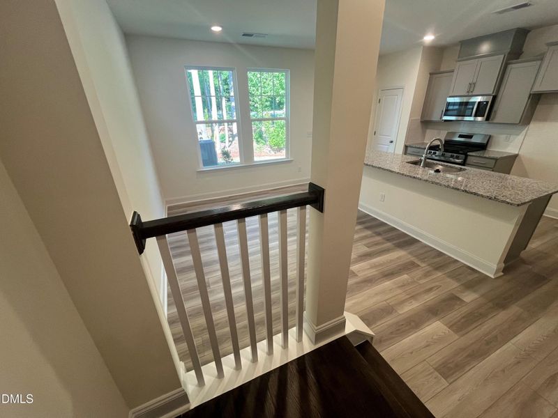 Stair landing w oak treads/railing
