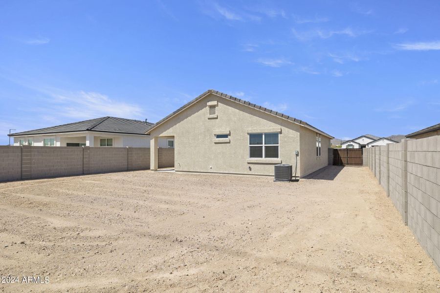 39-web-or-mls-23955-w-hopi-st-2005