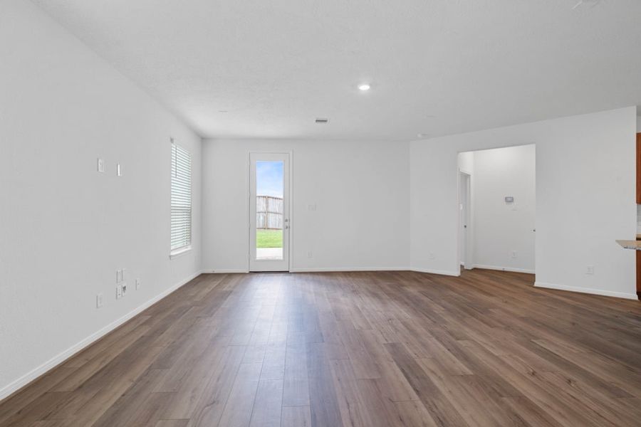 Spacious, unfurnished interior of a new home in Bauer Meadows, Hockley (Image 13).