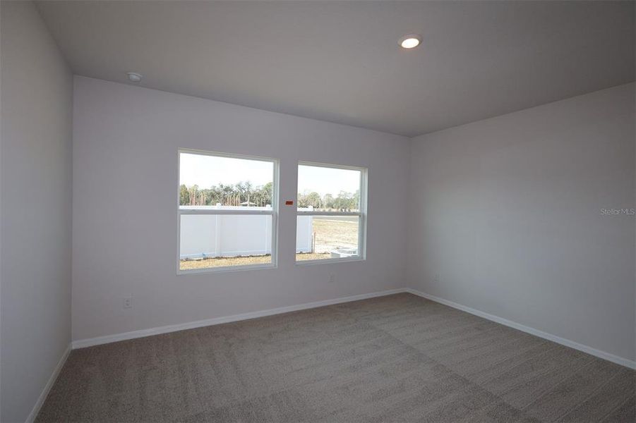 Spacious, unfurnished interior of a new home in Eastlyn, Bradenton (Image 13).