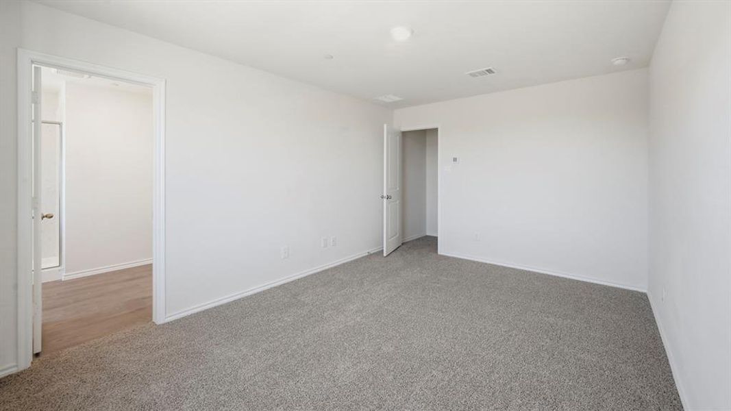 Spacious, unfurnished interior of a new home in Arbor Trails South, Princeton (Image 25).