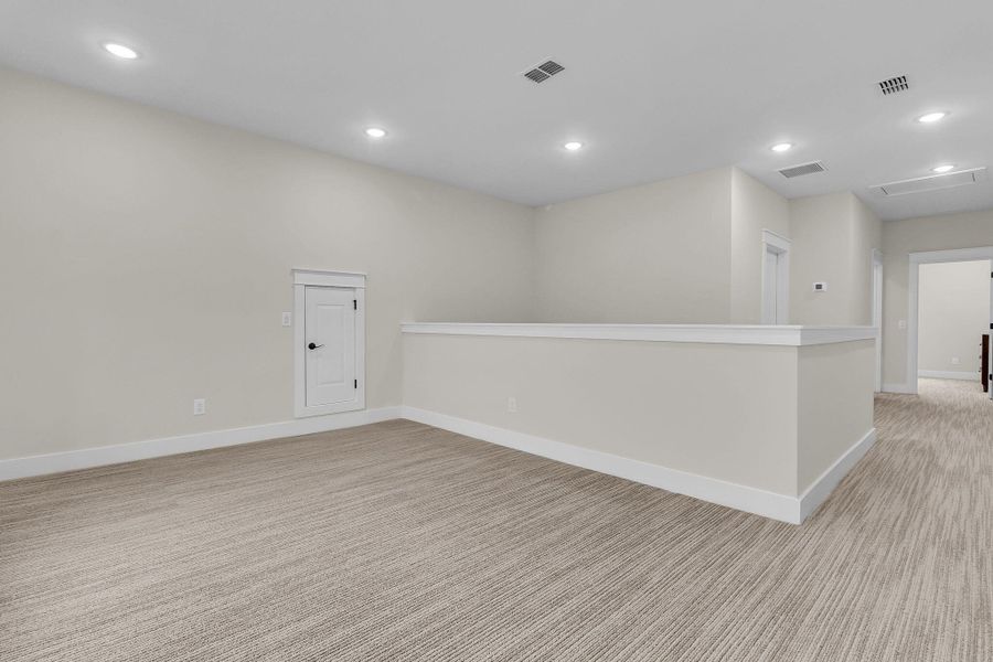 Spacious, unfurnished interior of a new home in , Summerville (Image 27).