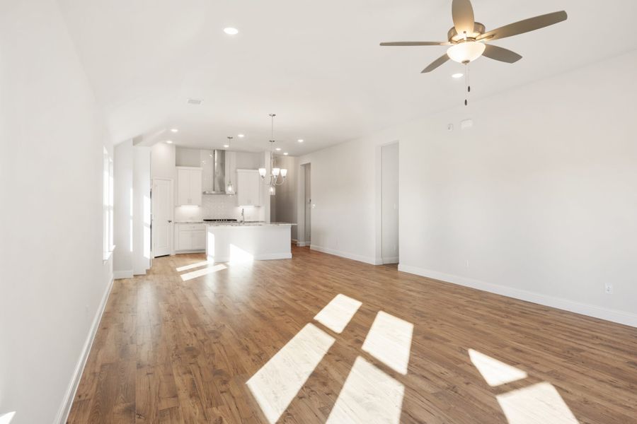 Spacious, unfurnished interior of a new home in Elevon, Lavon (Image 28).