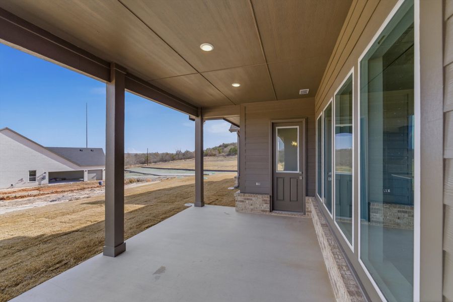 Exterior details and patio area of a home in Eagle Ridge Estates, Weatherford (Image 4).