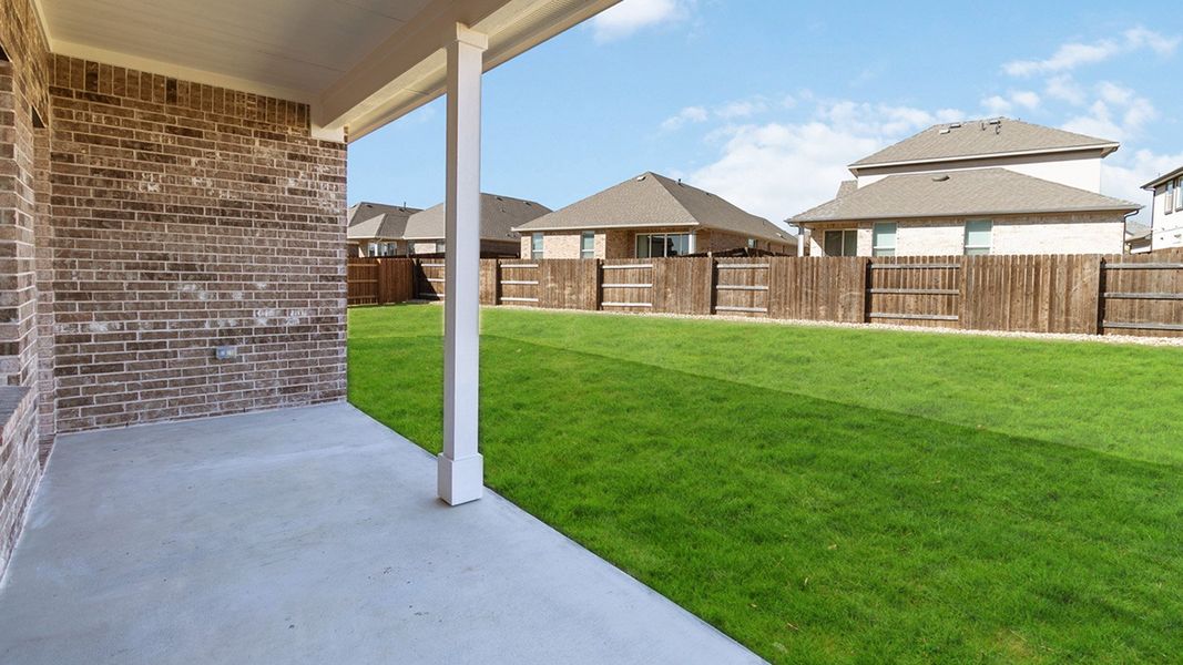 Representative exterior details of a home built from the The Rosemont by D.R. Horton in Bar W Ranch, Leander (Image 4).