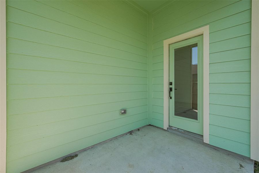 Exterior details and patio area of a home in , Houston (Image 32).