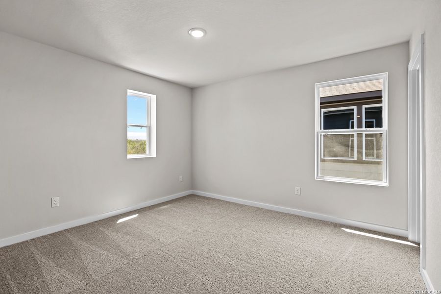 Spacious, unfurnished interior of a new home in Summerlin, San Antonio (Image 21).