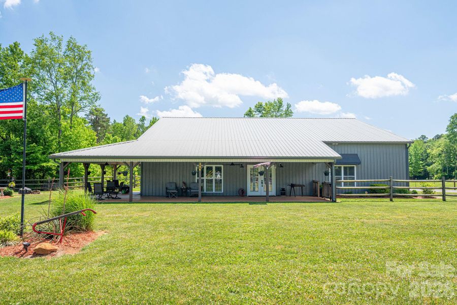 Exterior details and patio area of a home in , Lincolnton (Image 23).
