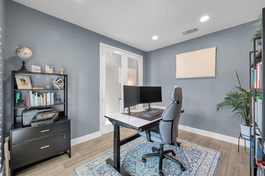 Furnished interior view inside a new home in Grand Central Park 45', Conroe (Image 35).