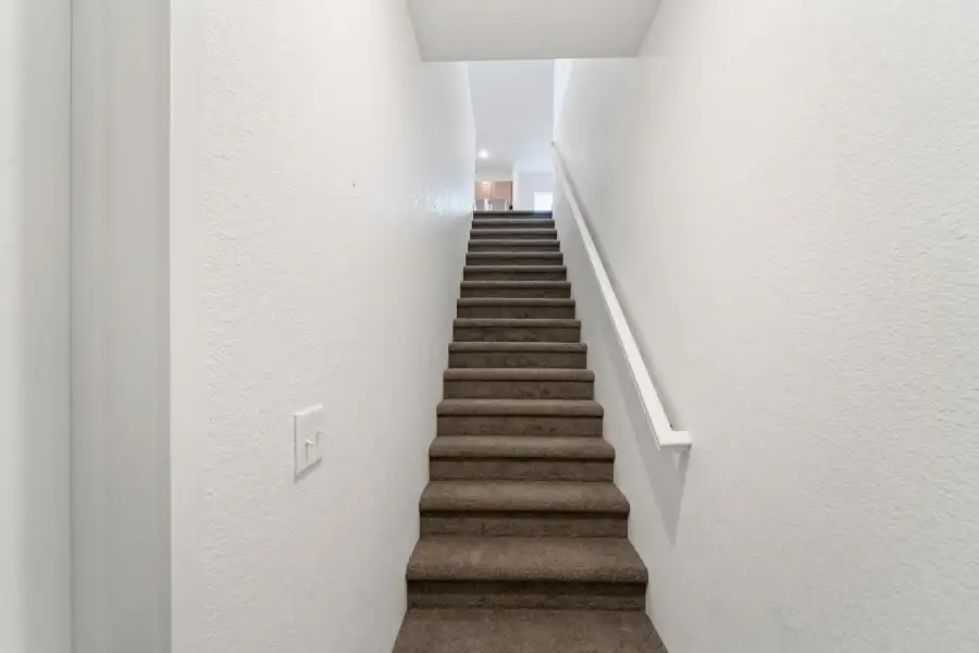Spacious, unfurnished interior of a new home in Hudson Hills, Hudson (Image 16).