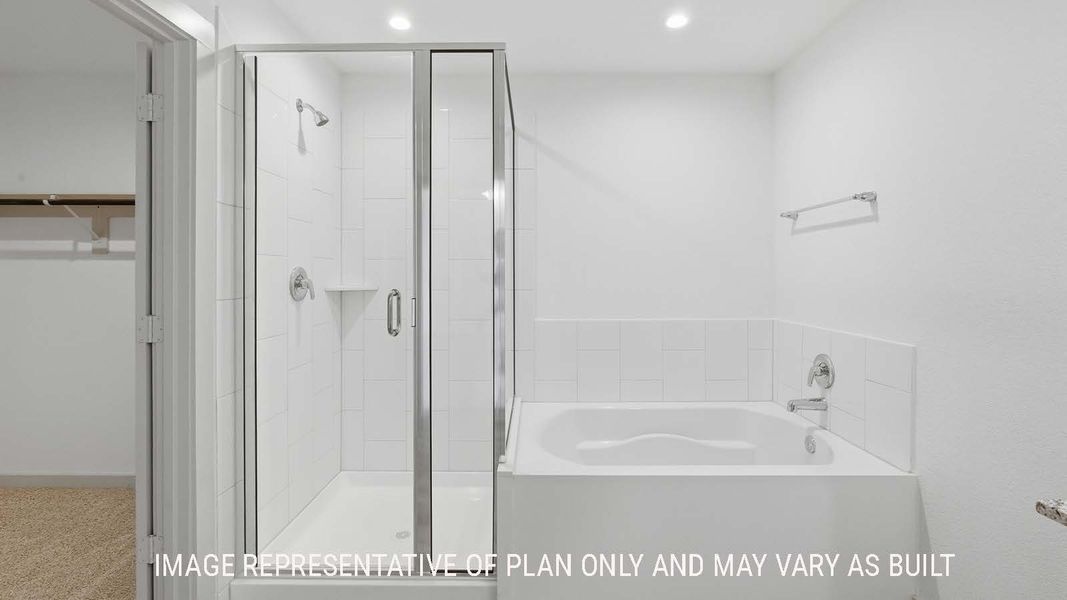 Image 34 representing the Lakeway by D.R. Horton in Reserve at Mallard Lakes, Orange, TX.