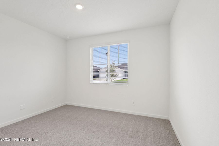 Spacious, unfurnished interior of a new home in Azalea Creek, Jacksonville (Image 23).