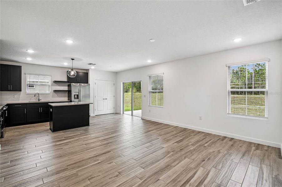 Spacious, unfurnished interior of a new home in , Citrus Springs (Image 15).