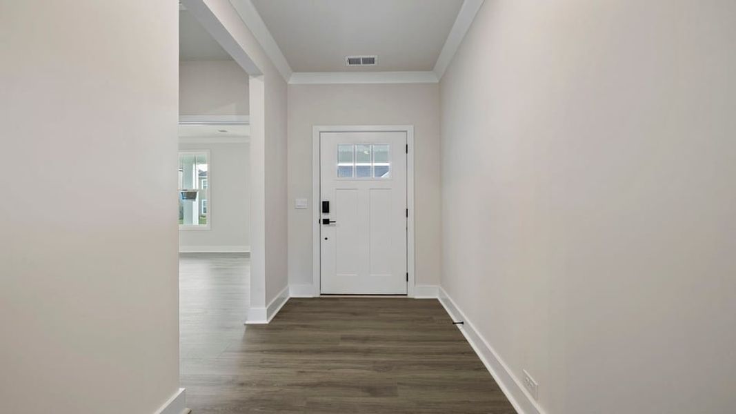 Spacious, unfurnished interior of a new home in Cottonwood Ridge, Piedmont (Image 12).