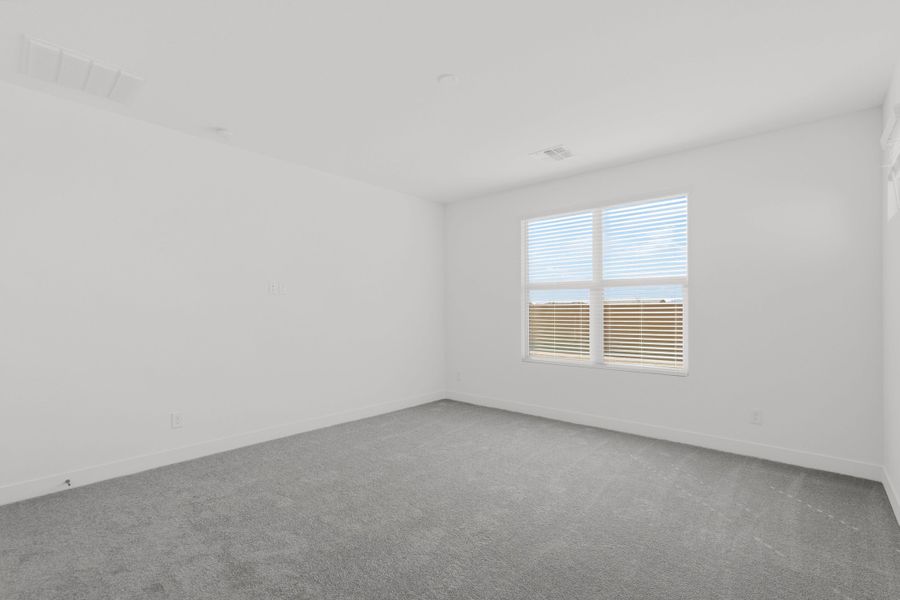 Spacious, unfurnished interior of a new home in Artisan at Asante, Surprise (Image 27).