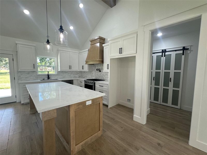 Kitchen/Island