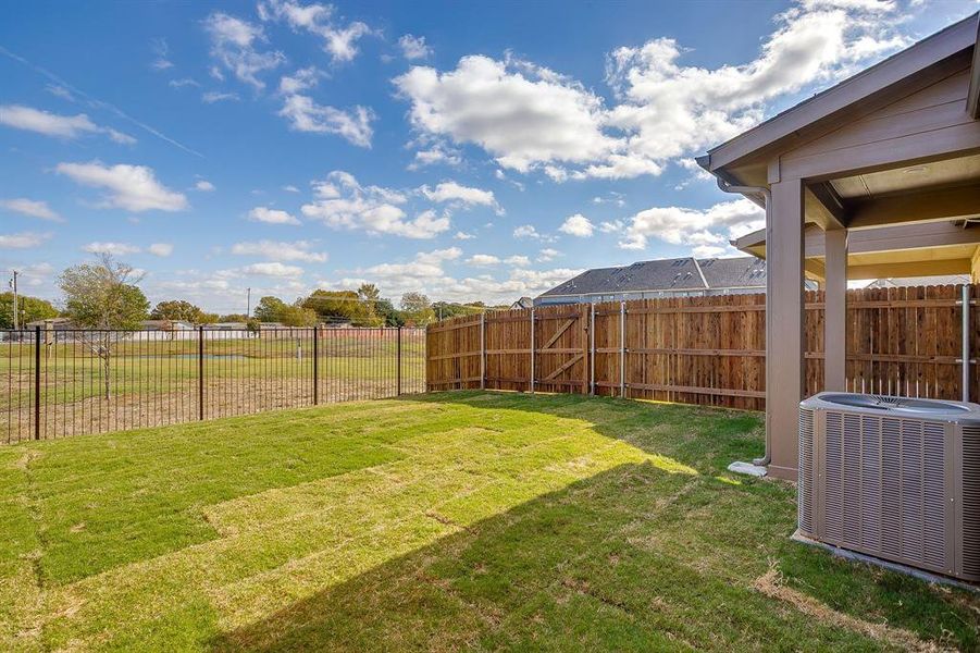 Exterior details and patio area of a home in , Mansfield (Image 26).