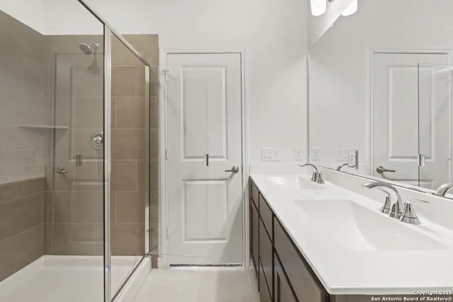 Furnished interior view inside a new home in Woodside Farms, Seguin (Image 9).